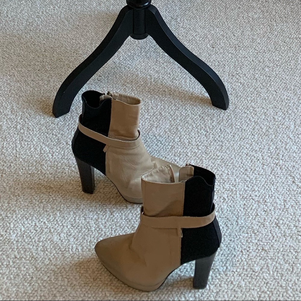 Two Lips Booties - Picture 2 of 9